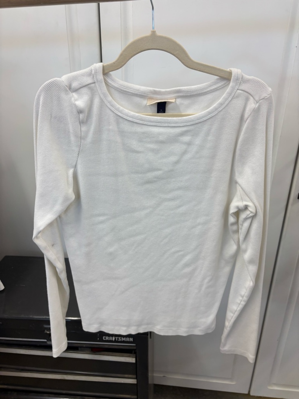 Universal Thread White Long-Sleeve Scoop Neck Top